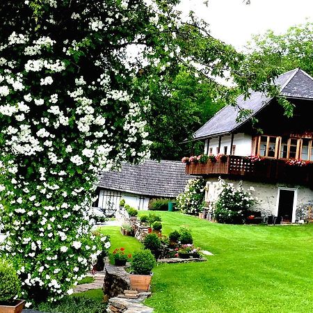 פלדקירשן אין קרנטן Cottage Am Waldrand Gelegen מראה חיצוני תמונה